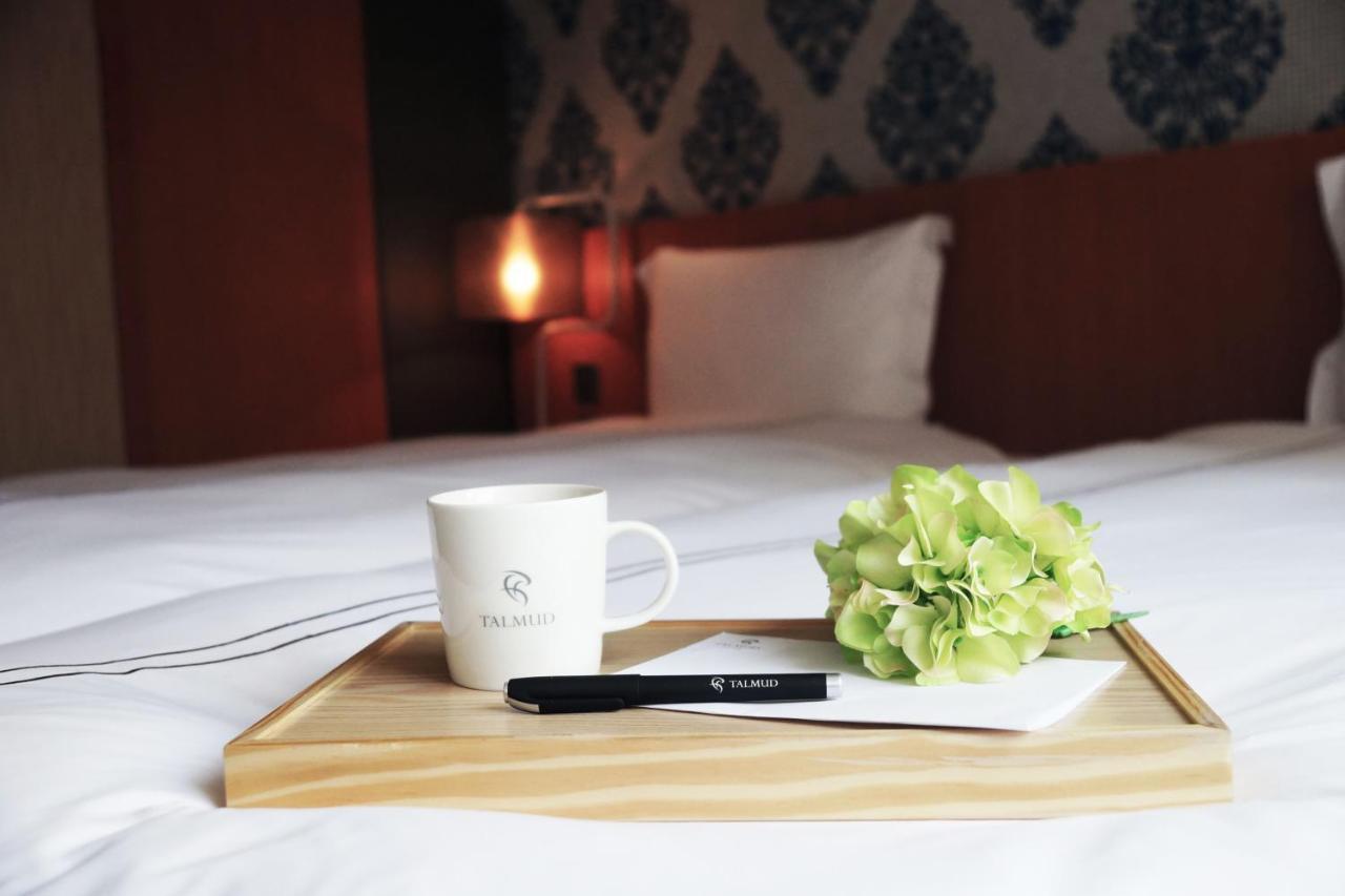 Talmud Hotel Yizhong Taichung Eksteriør billede